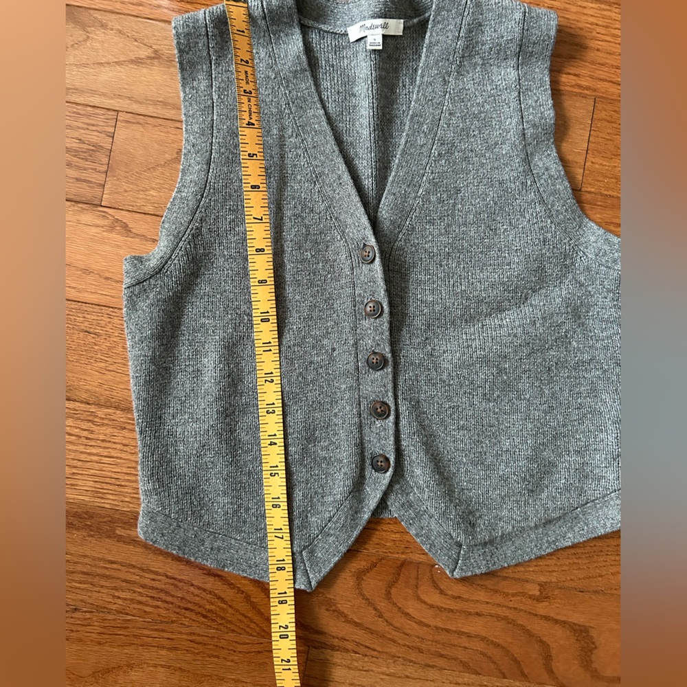 Madewell Gray V-Neck Button Front Knit Vest - Picture 3 of 4